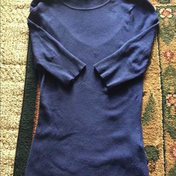 Blue sweater with low cut back - Picture 3 of 4